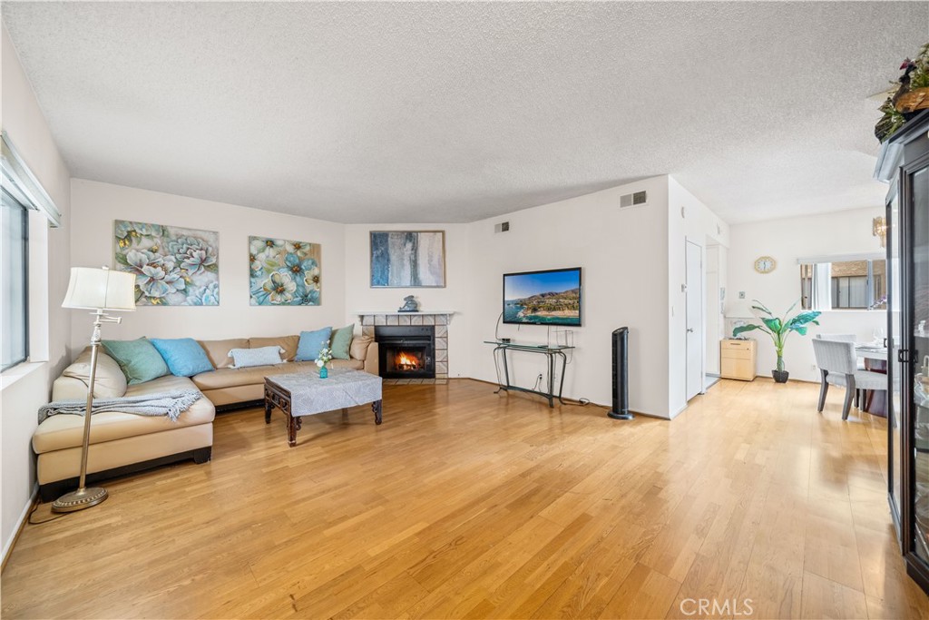 130 N Moore A Property Photo 3