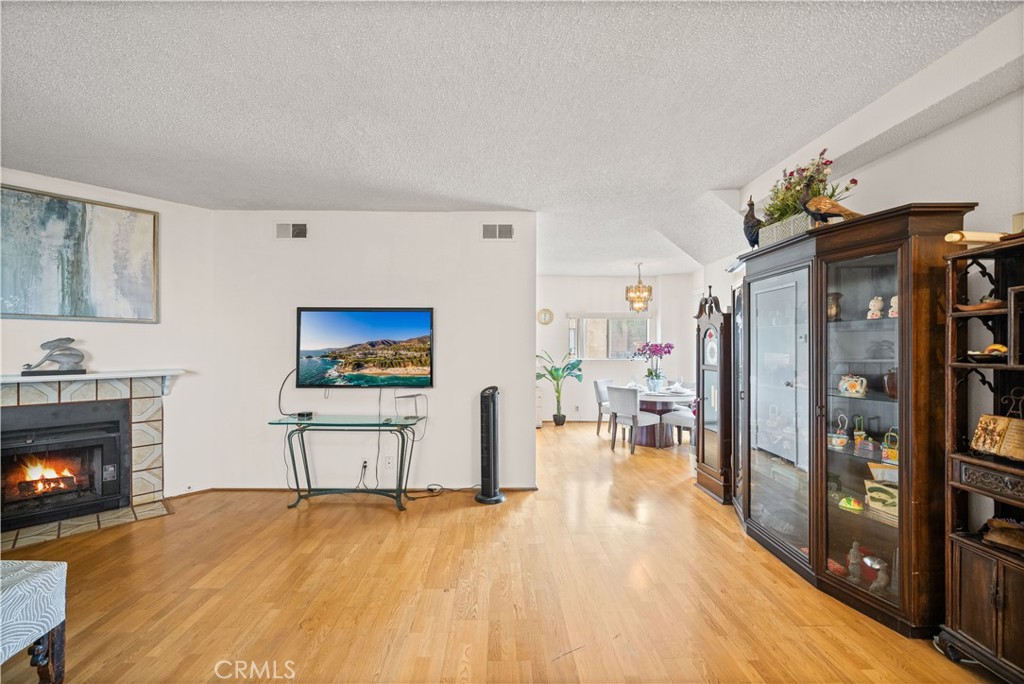 130 N Moore A Property Photo 5