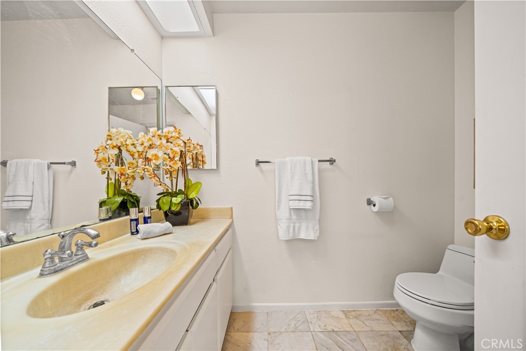 130 N Moore A Property Photo 23