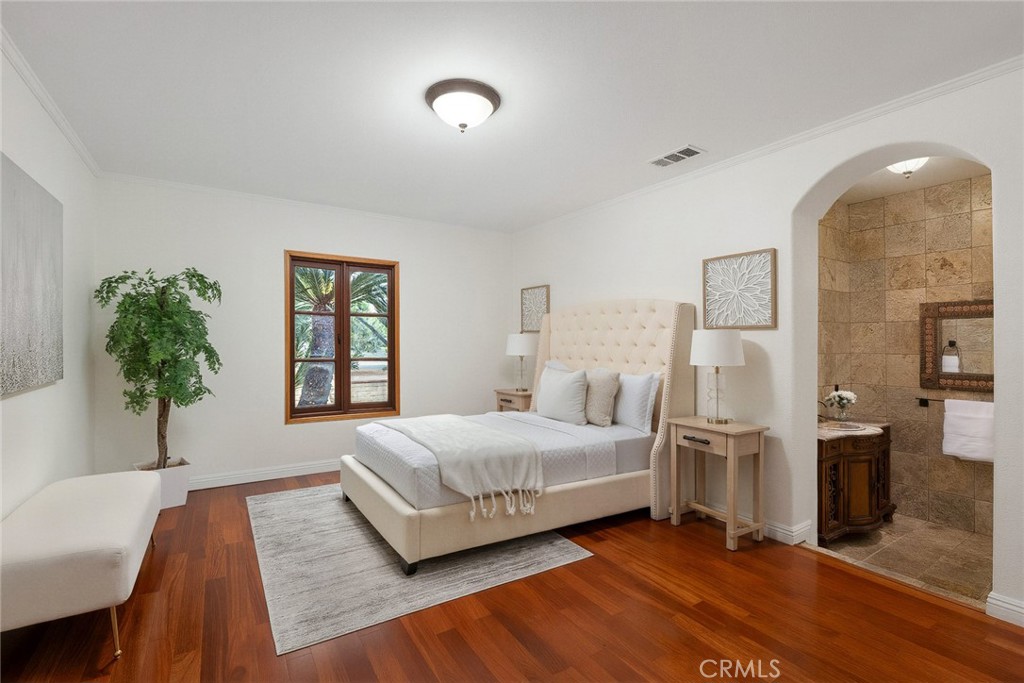 1135 S Santa Anita Property Photo 17