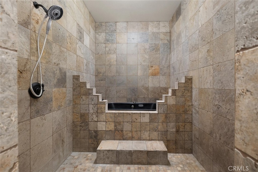 1135 S Santa Anita Property Photo 18