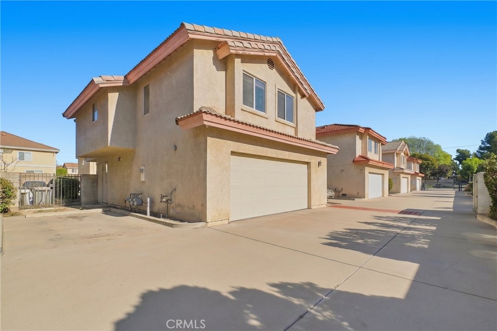 3957 Durfee Property Photo 2