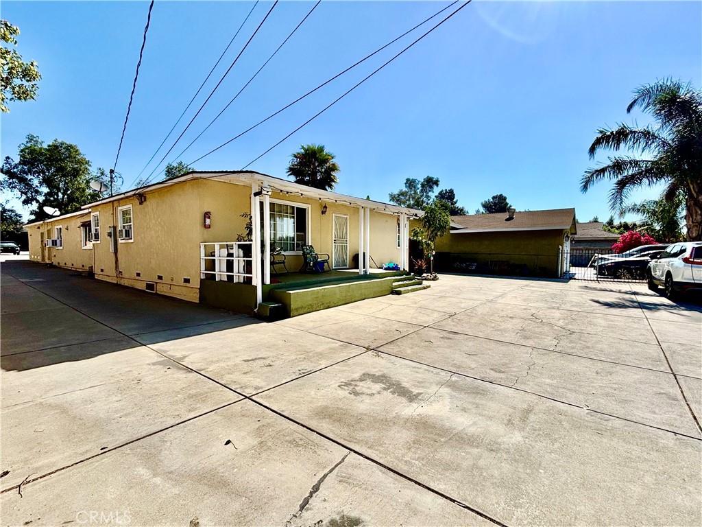 17032 Malaga Street Property Photo 6