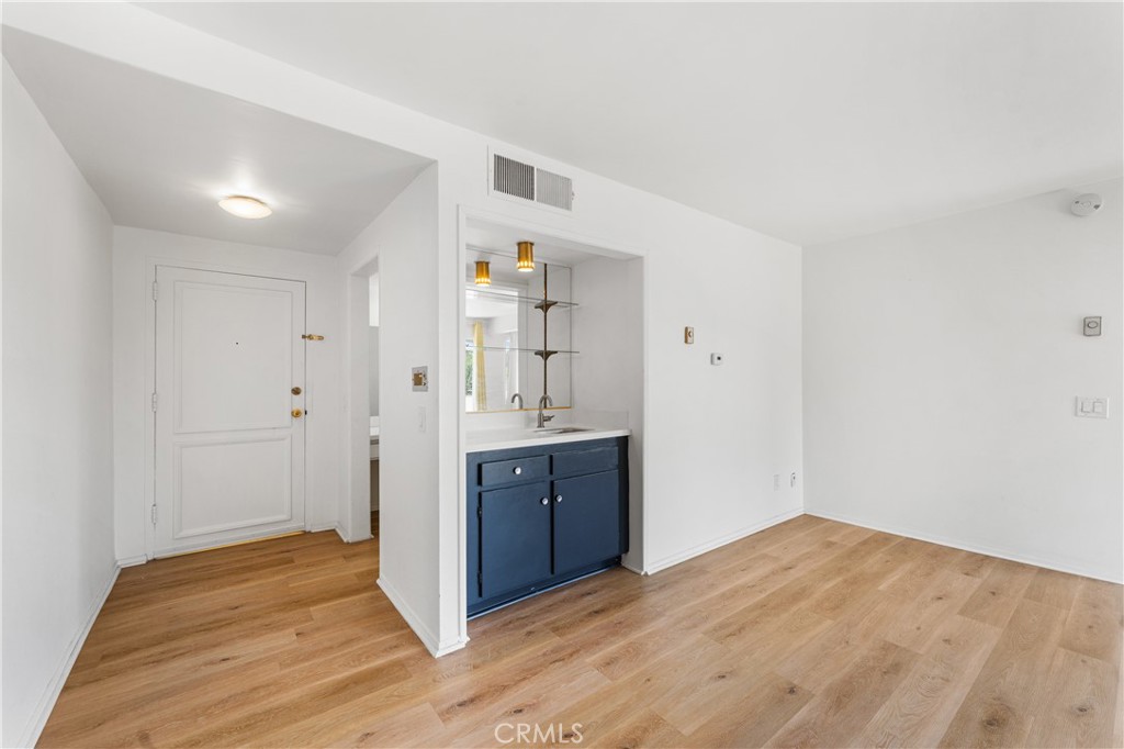 972 E California 207 Property Photo 18
