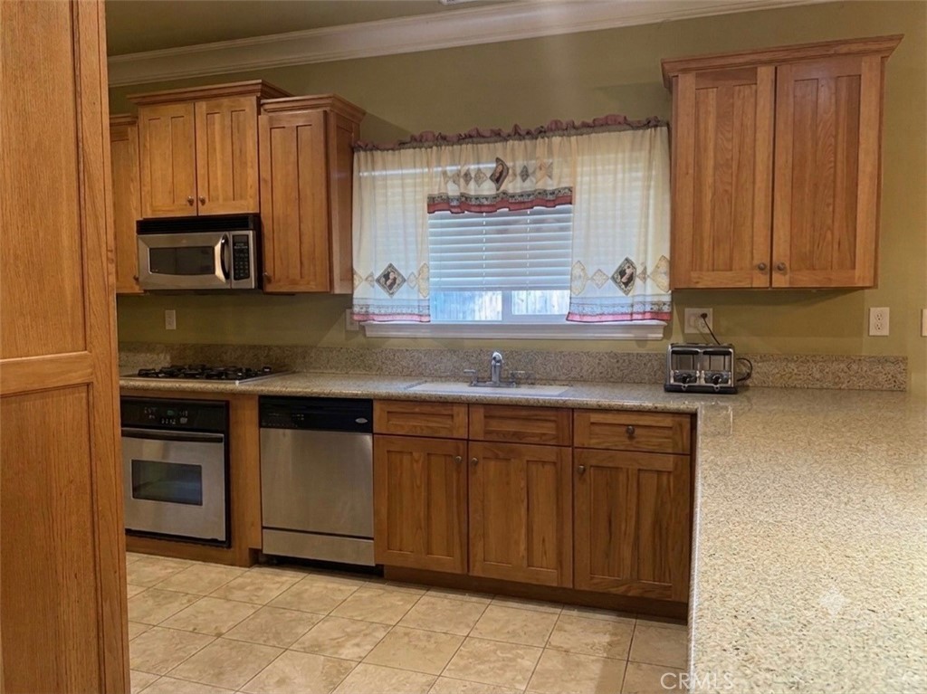 82 N Wathen Property Photo 15