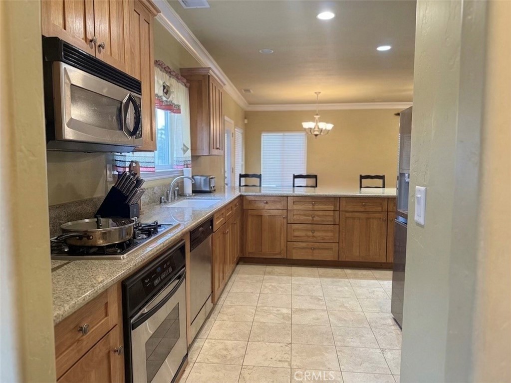 82 N Wathen Property Photo 16