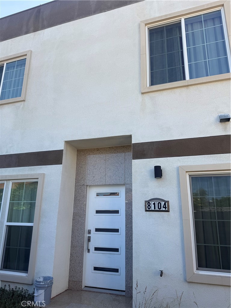 8104 Graves Avenue Property Photo 1