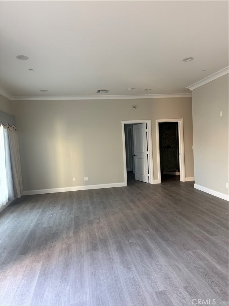 8104 Graves Avenue Property Photo 3