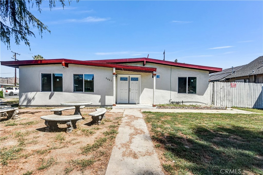 2065 W Orange Grove Avenue Property Photo 1