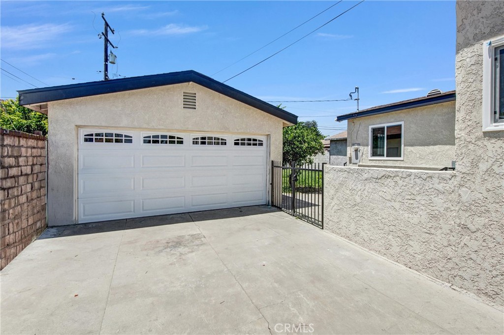 3829 Clark Avenue Property Photo 18