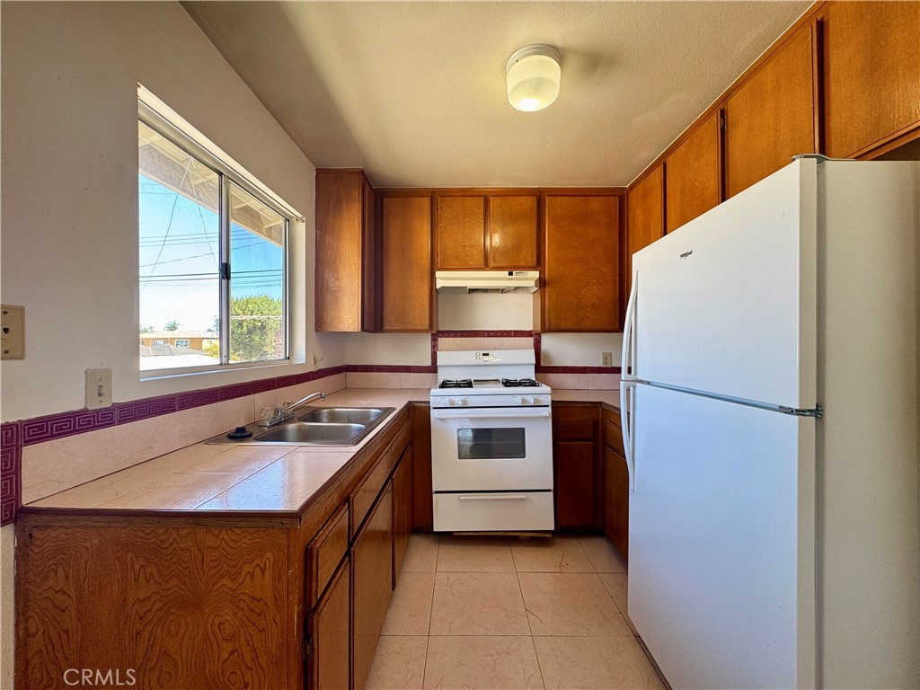 12327 Beverly C3 Property Photo 2