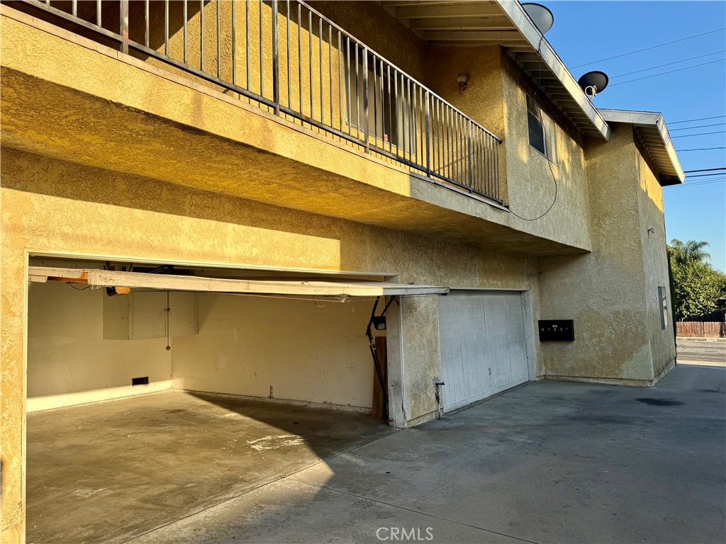 12327 Beverly C3 Property Photo 11