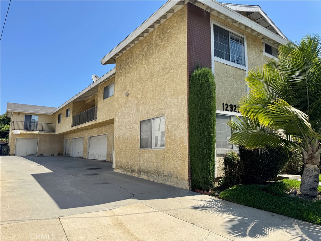 12327 Beverly C3 Property Photo 12