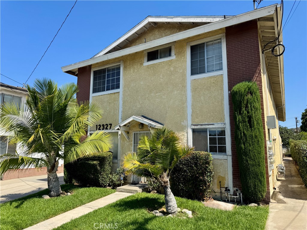 12327 Beverly C3 Property Photo 13