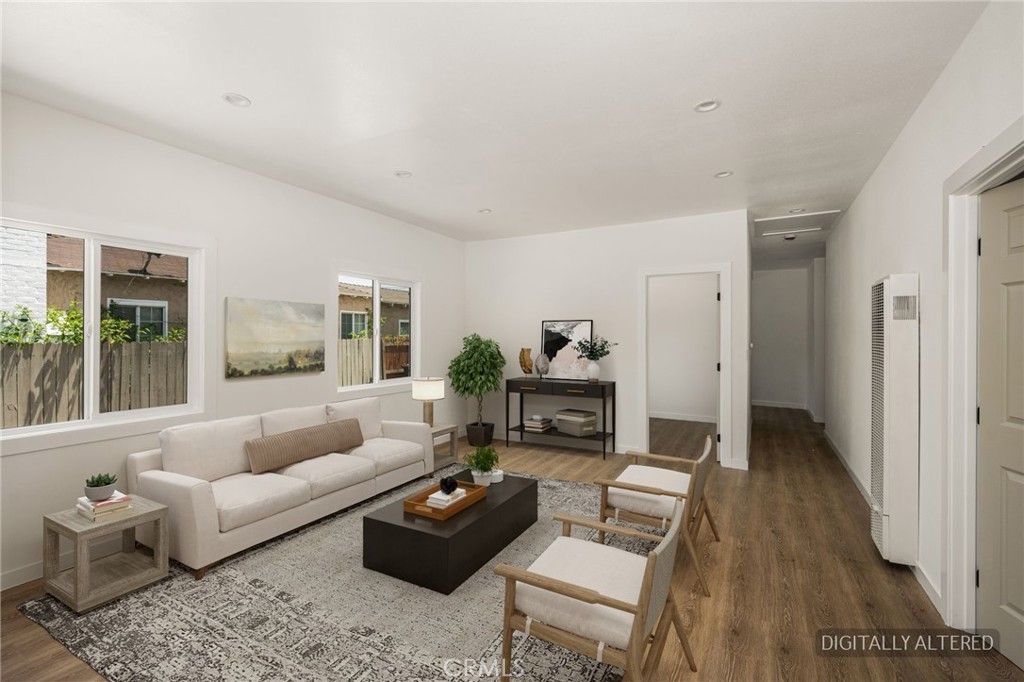 526 W Palmer Street Property Photo 3