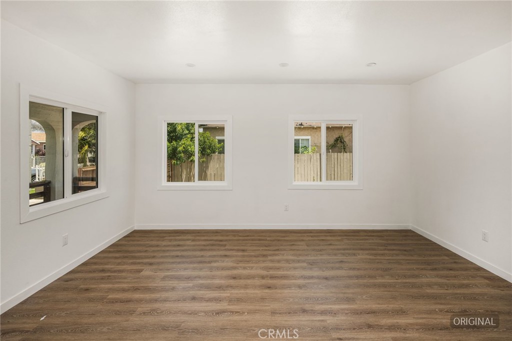 526 W Palmer Street Property Photo 6