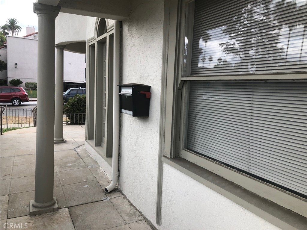 441 E California Property Photo 6