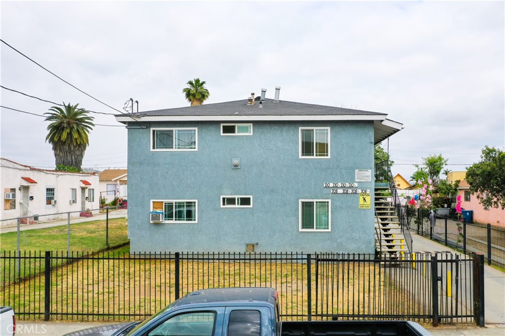 708 Burger Avenue Property Photo 1