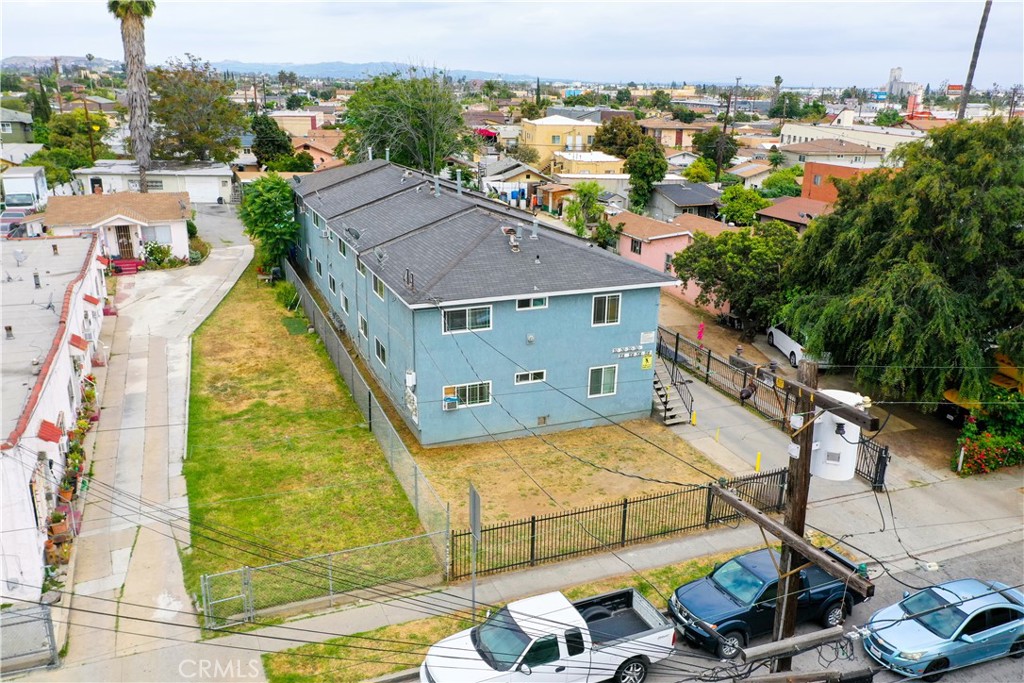 708 Burger Avenue Property Photo 6