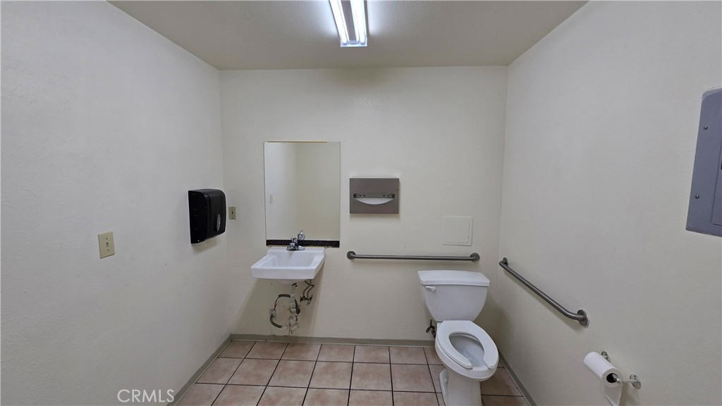5827 York Boulevard A Property Photo 15