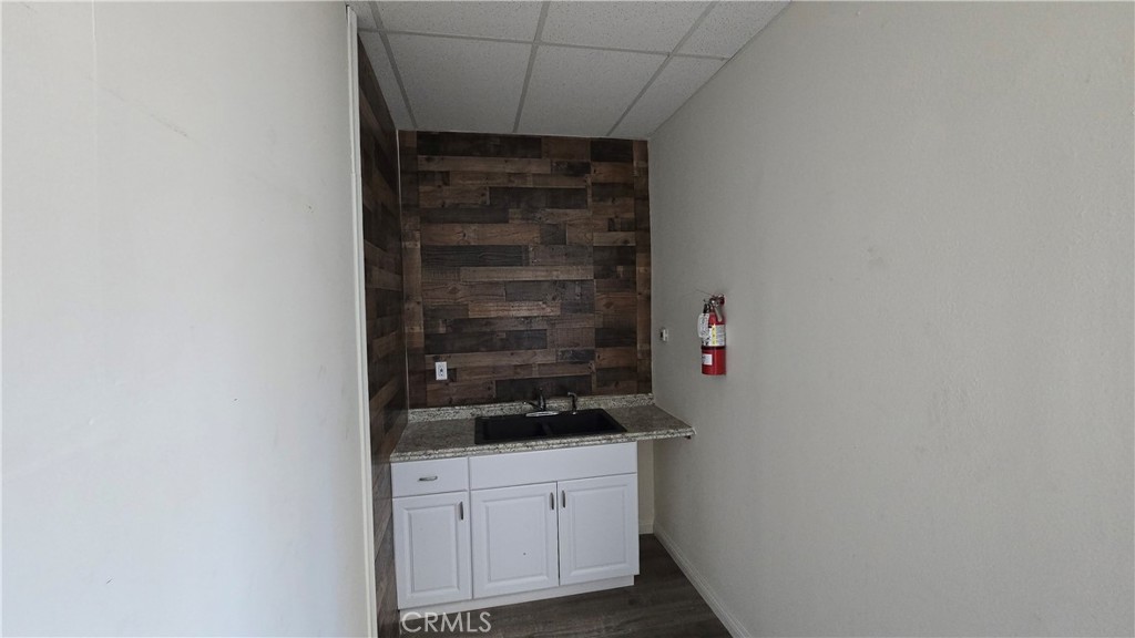 5827 York Boulevard A Property Photo 16