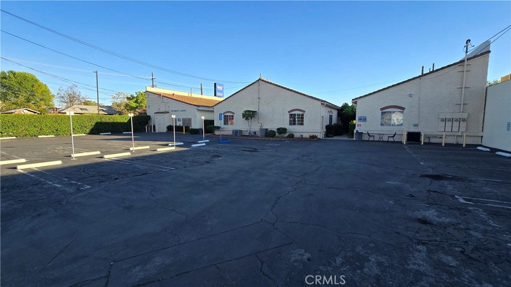5827 York Boulevard A Property Photo 22