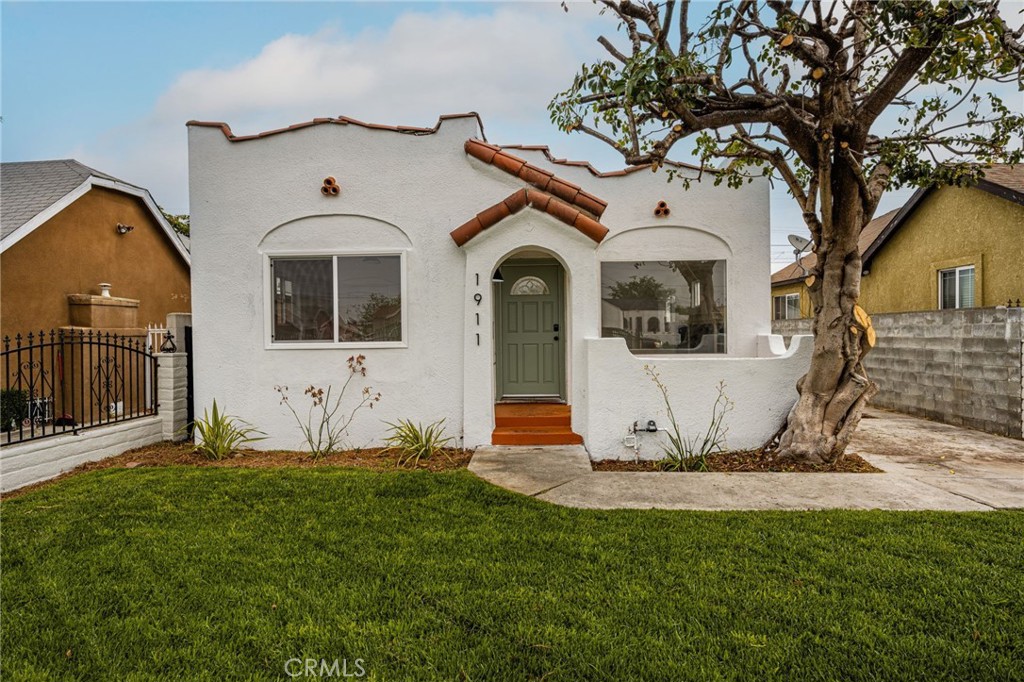1911 W 65th Property Photo 1