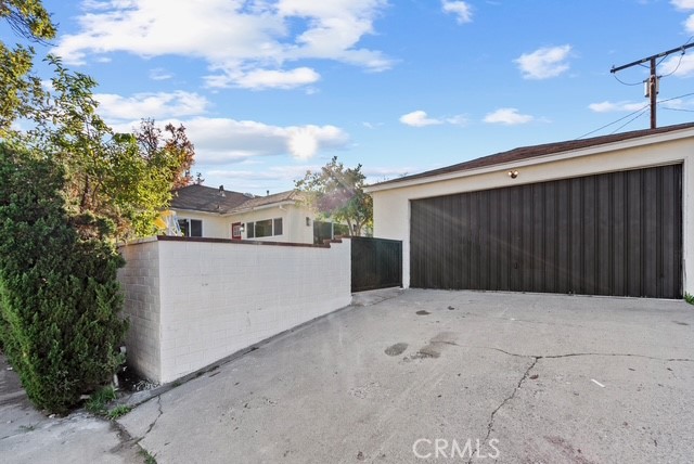 1421 E Norwood Property Photo 3