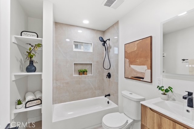 1421 E Norwood Property Photo 14