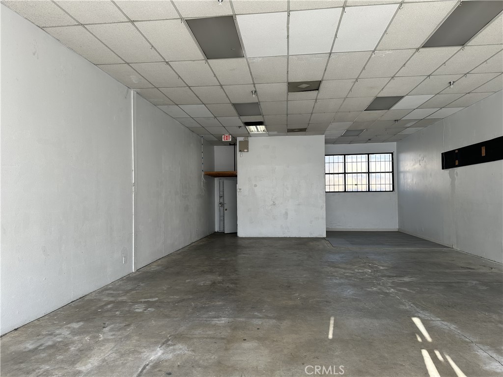 2504 E Alondra Boulevard Property Photo 3
