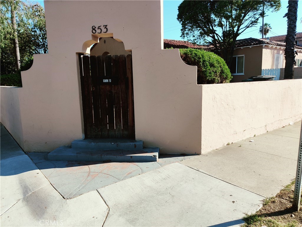 853 N Zeyn Property Photo 1