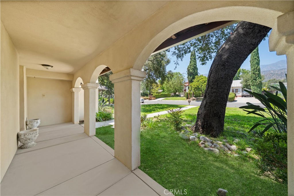 824 Ocean View Avenue Property Photo 2