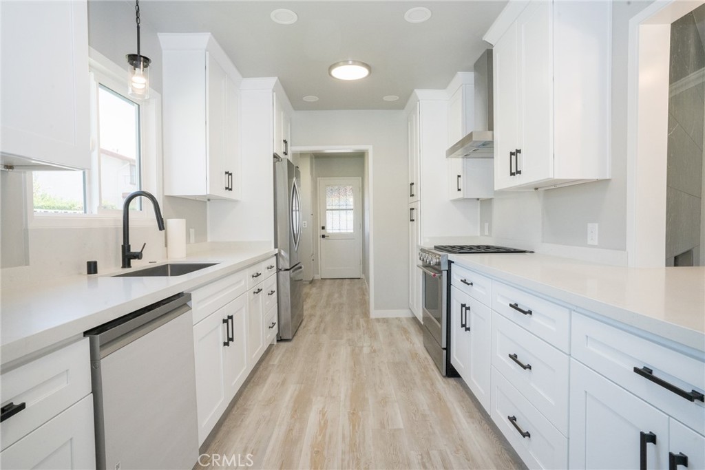 6152 Oak Property Photo 5