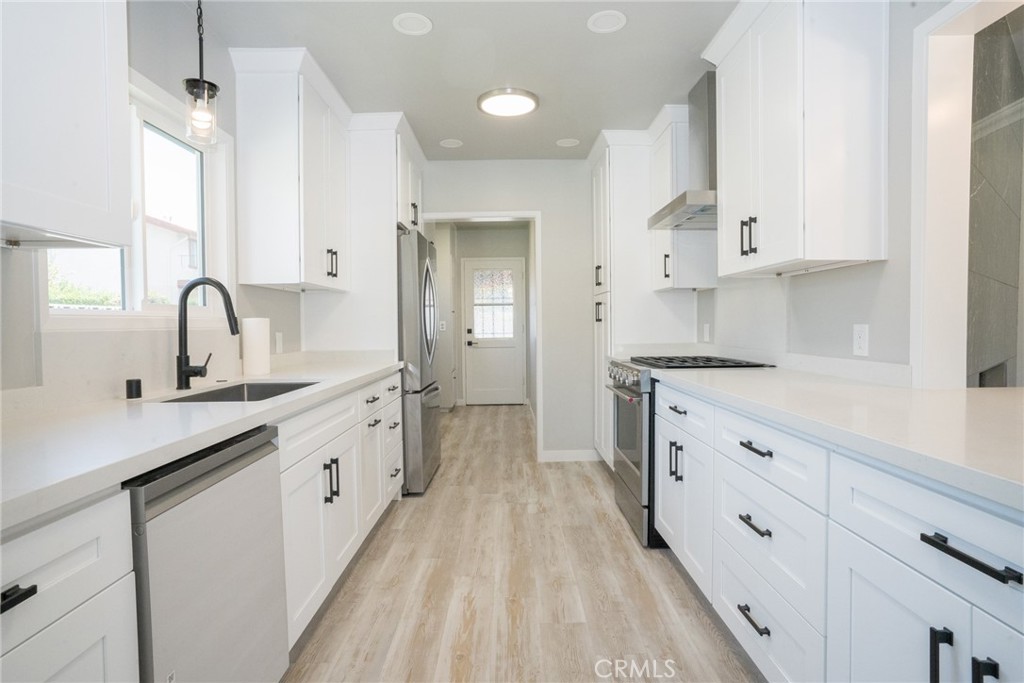 6152 Oak Property Photo 5