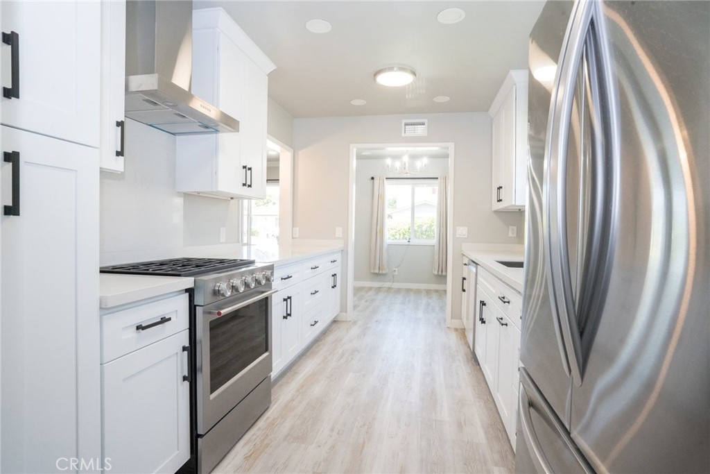 6152 Oak Property Photo 6
