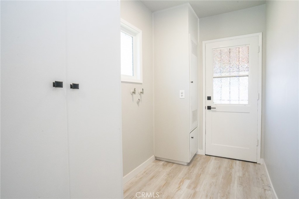 6152 Oak Property Photo 7