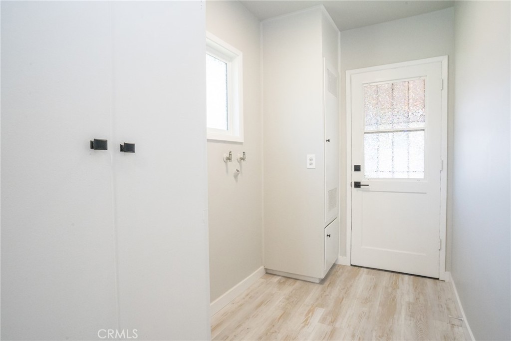 6152 Oak Property Photo 7