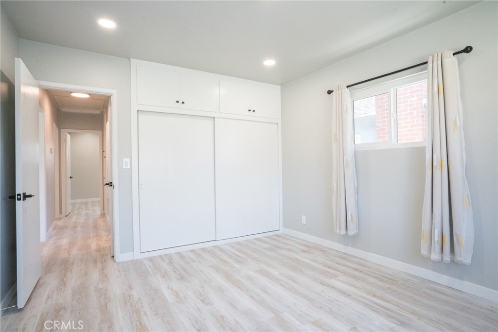 6152 Oak Property Photo 11