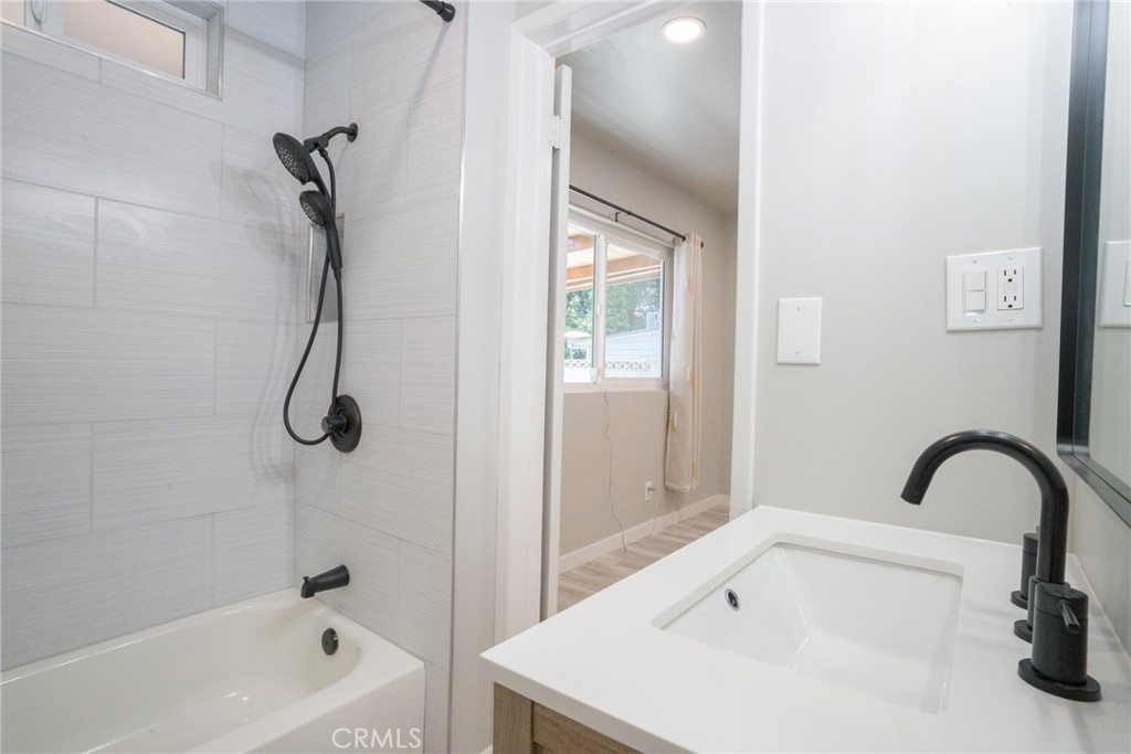 6152 Oak Property Photo 14