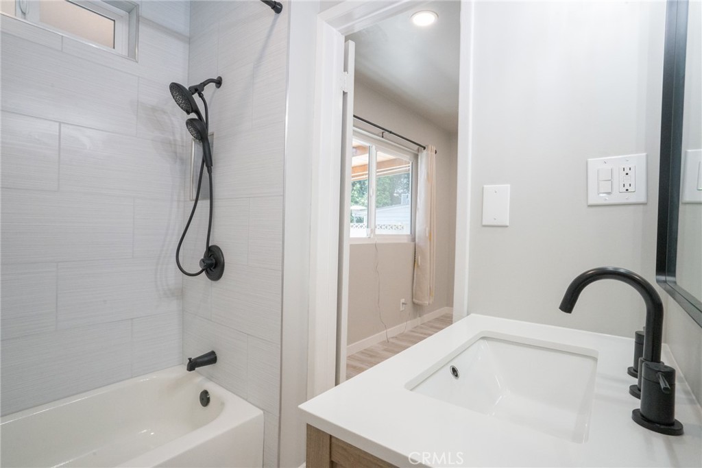 6152 Oak Property Photo 14