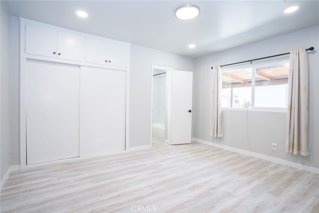6152 Oak Property Photo 15