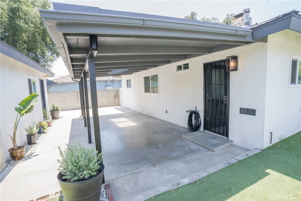 6152 Oak Property Photo 18