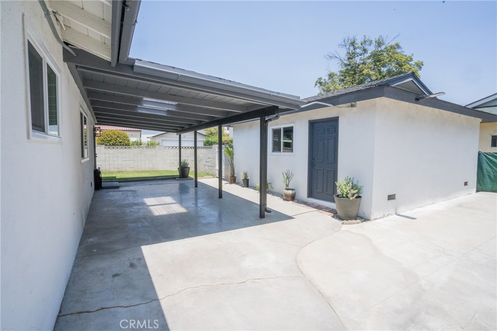 6152 Oak Property Photo 19