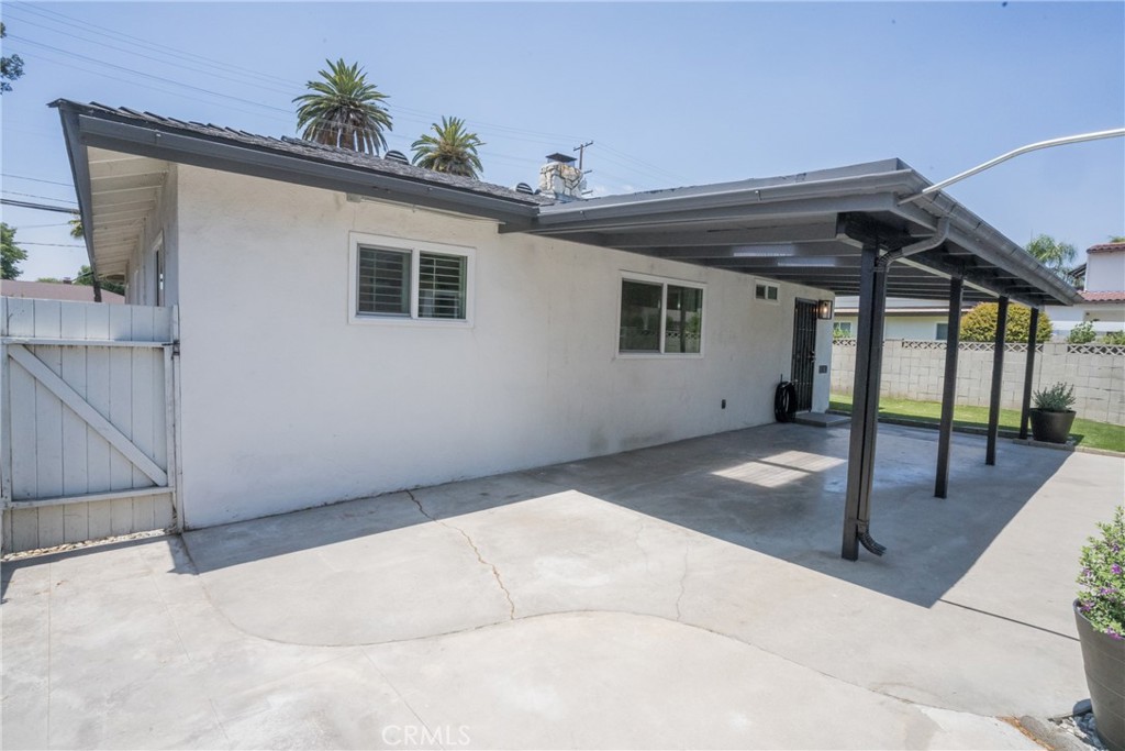 6152 Oak Property Photo 20