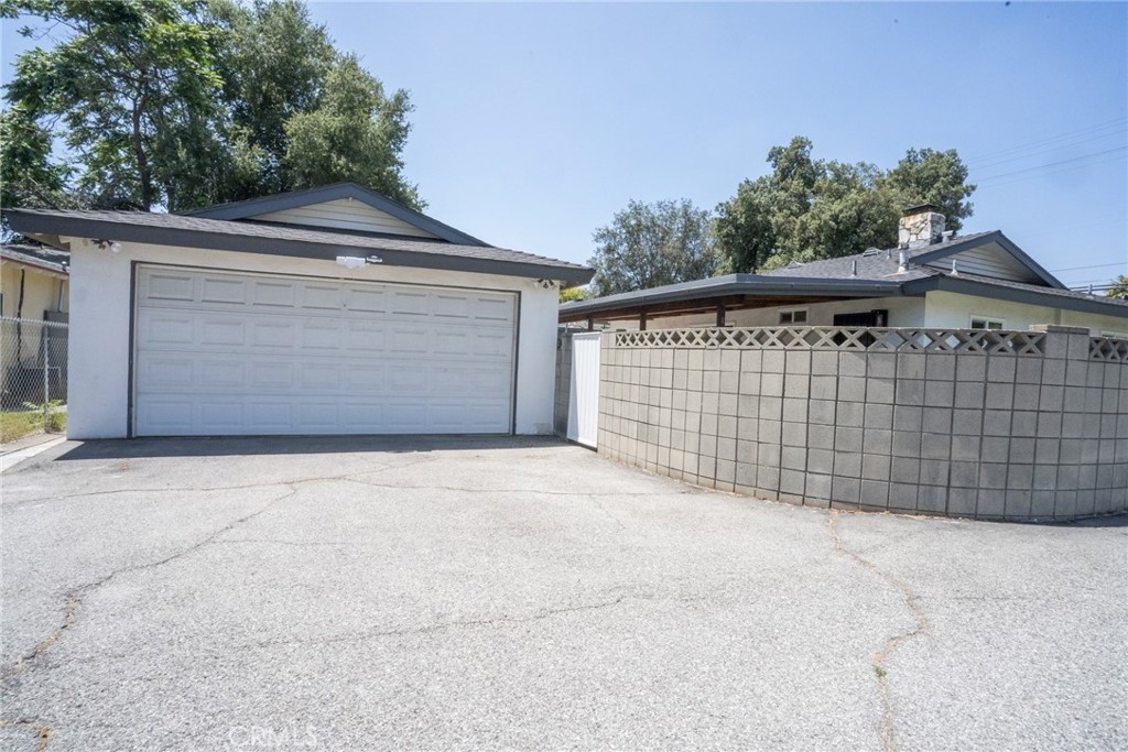 6152 Oak Property Photo 23
