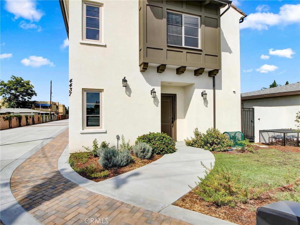 4437 Stewart A Property Photo 3