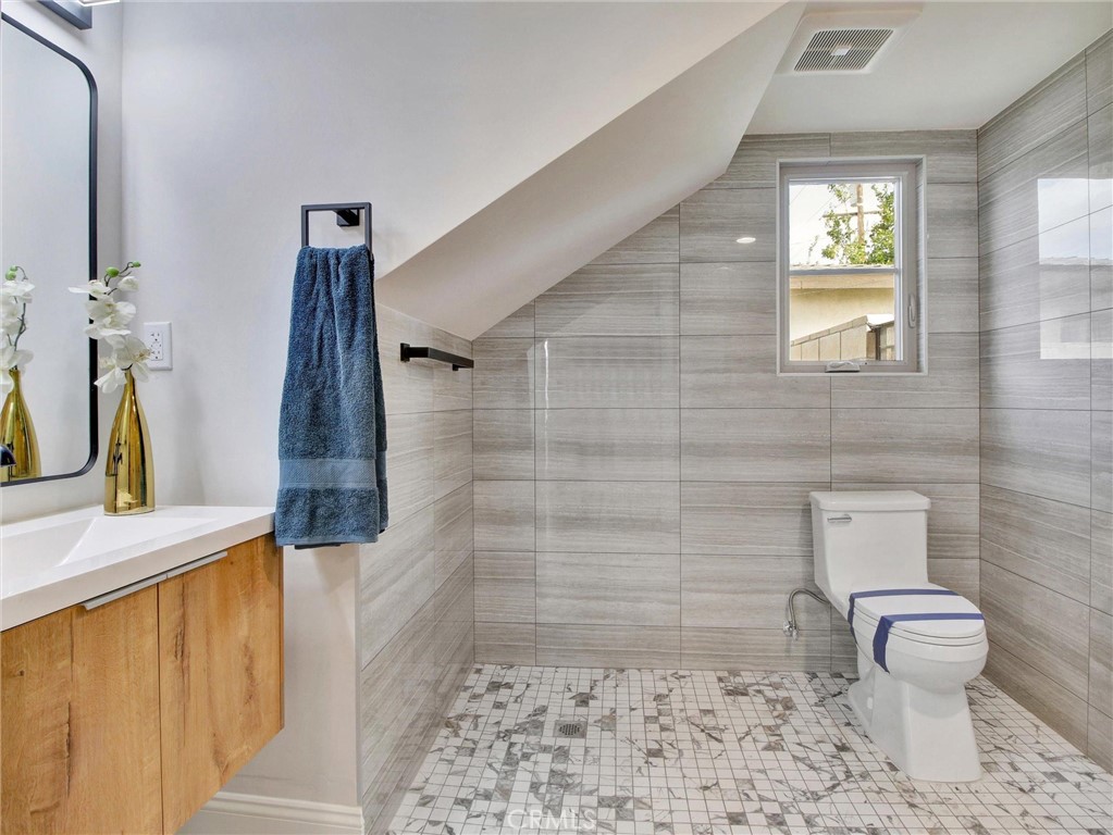 4437 Stewart A Property Photo 5