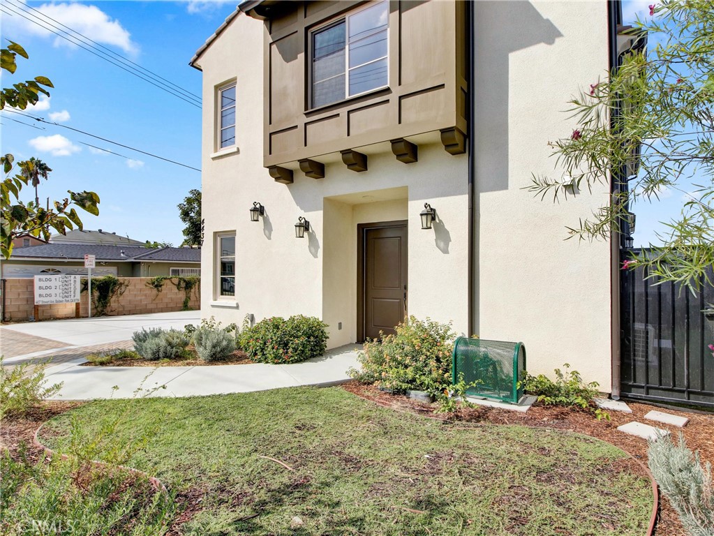 4437 Stewart B Property Photo 1