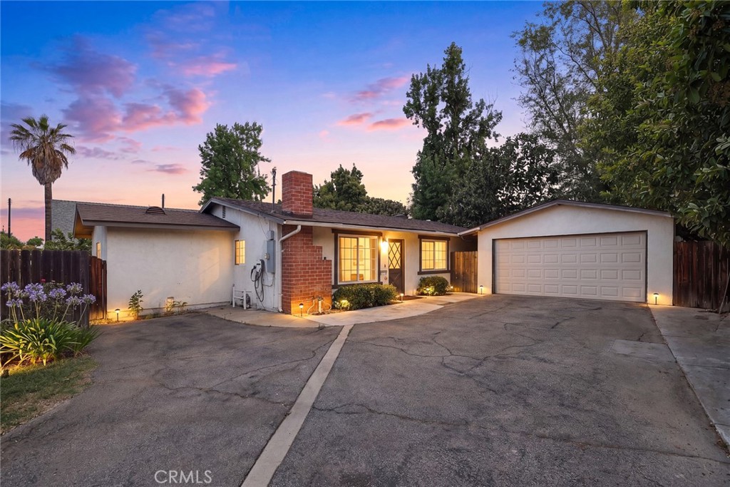 10557 Olive Street Property Photo 9