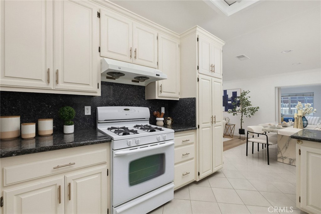 10557 Olive Street Property Photo 14